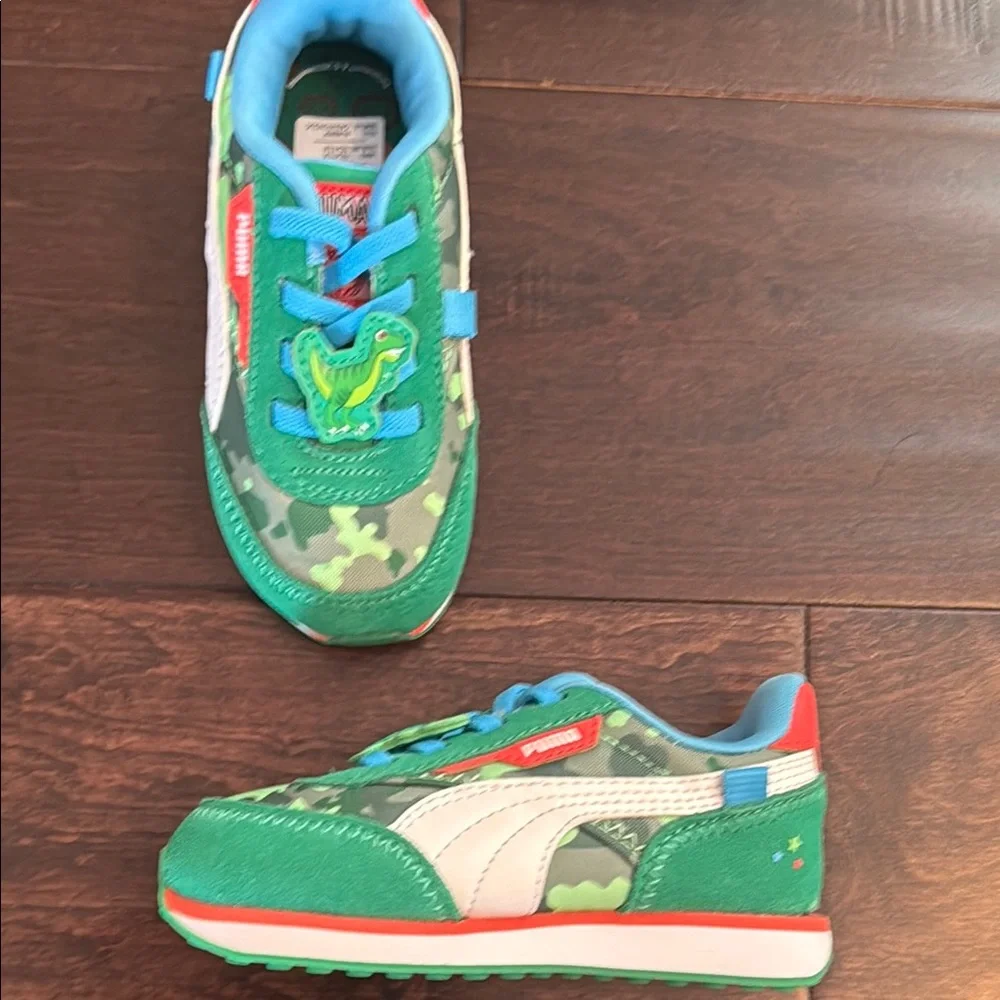 NWOT Rare Puma Kids Future Rider INF x Cocomelon Green Dino Sneakers!